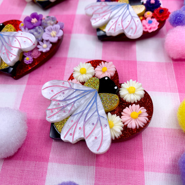 Bee Lovely - deluxe brooch