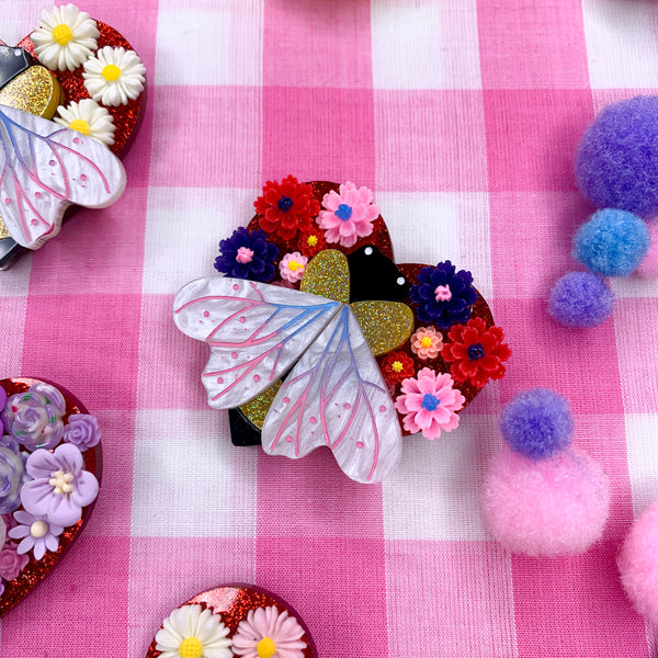 Bee Lovely - deluxe brooch