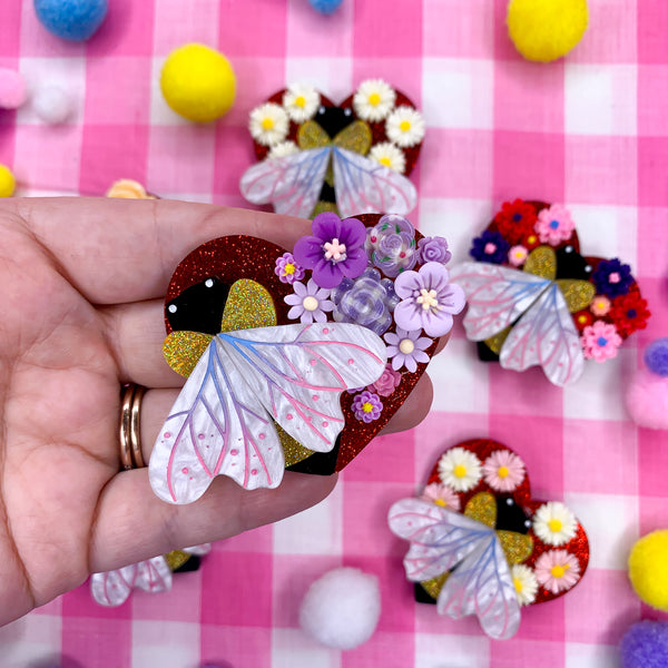 Bee Lovely - deluxe brooch