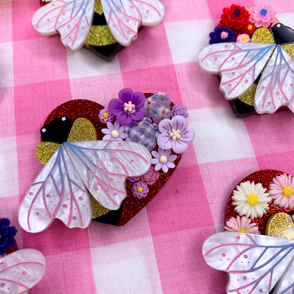 Bee Lovely - deluxe brooch