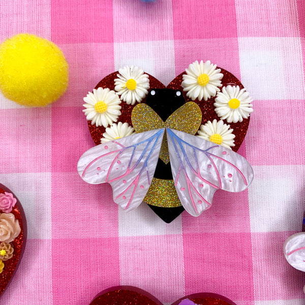 Bee Lovely - deluxe brooch