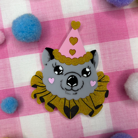 Walnut The Wombat - deluxe brooch